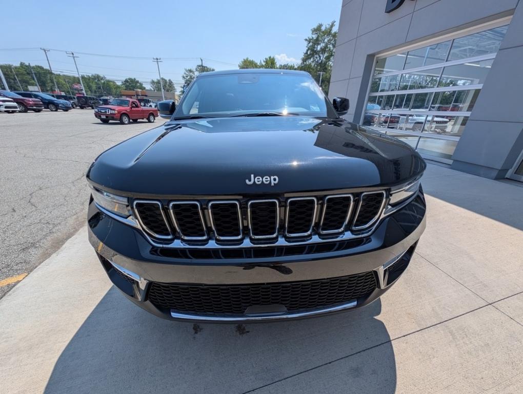 new 2025 Jeep Grand Cherokee car, priced at $41,005