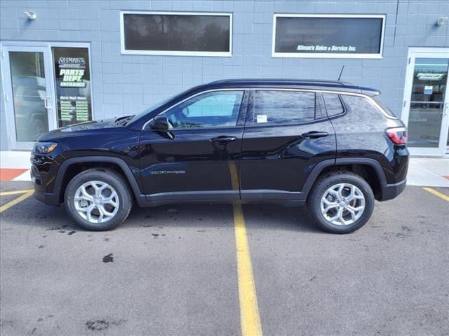 new 2024 Jeep Compass car, priced at $26,995