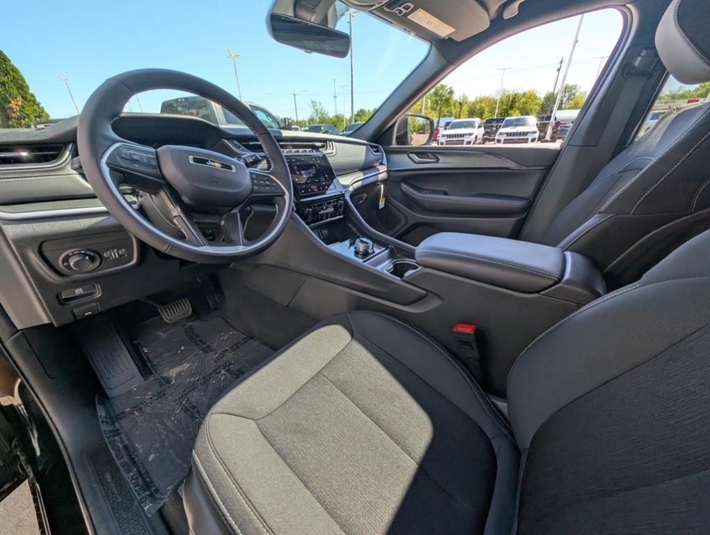 new 2025 Jeep Grand Cherokee L car, priced at $42,464