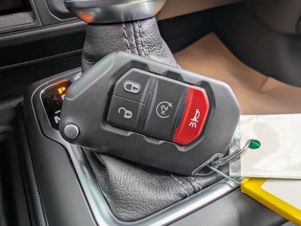 new 2025 Jeep Gladiator car, priced at $46,795