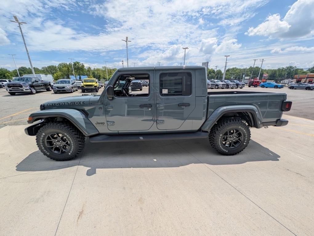 new 2025 Jeep Gladiator car, priced at $46,795