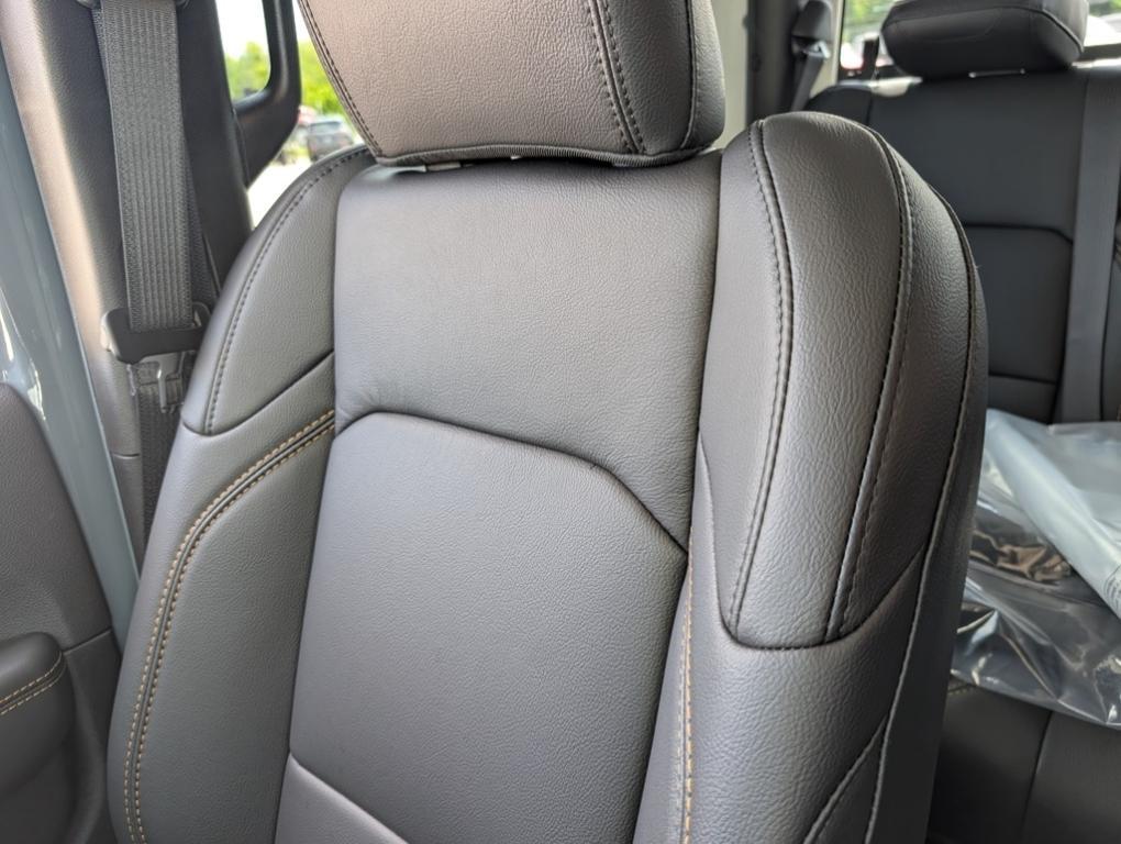 new 2025 Jeep Gladiator car, priced at $46,795
