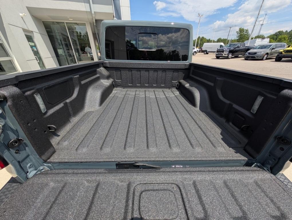 new 2025 Jeep Gladiator car, priced at $46,795