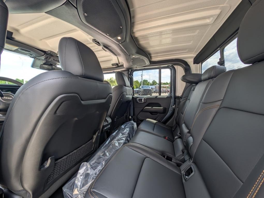 new 2025 Jeep Gladiator car, priced at $46,795