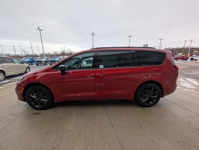 new 2025 Chrysler Pacifica car, priced at $51,585