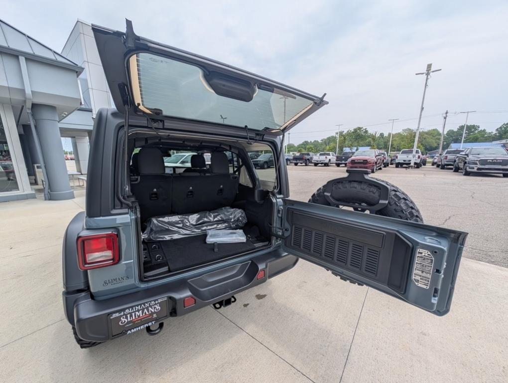 new 2025 Jeep Wrangler car, priced at $47,728