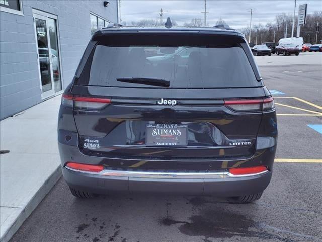 new 2024 Jeep Grand Cherokee car, priced at $39,295