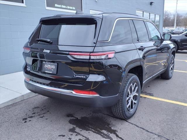 new 2024 Jeep Grand Cherokee car, priced at $39,295