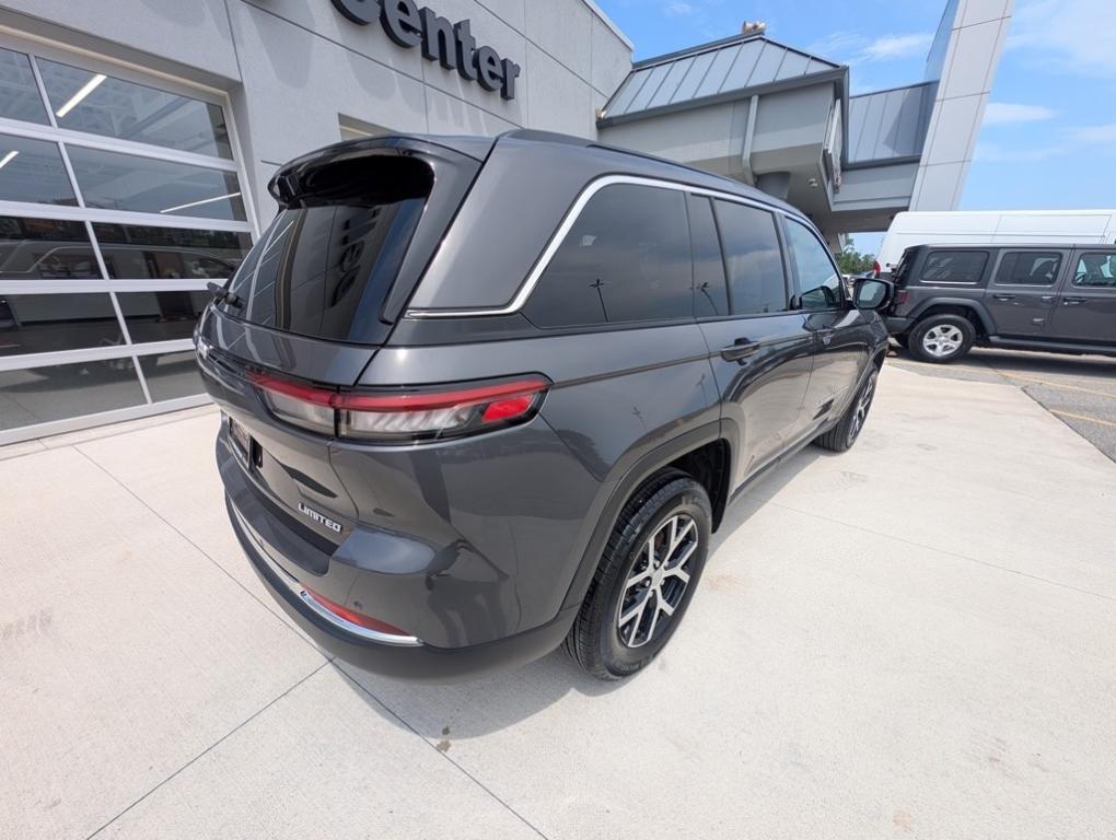 used 2024 Jeep Grand Cherokee car, priced at $40,000