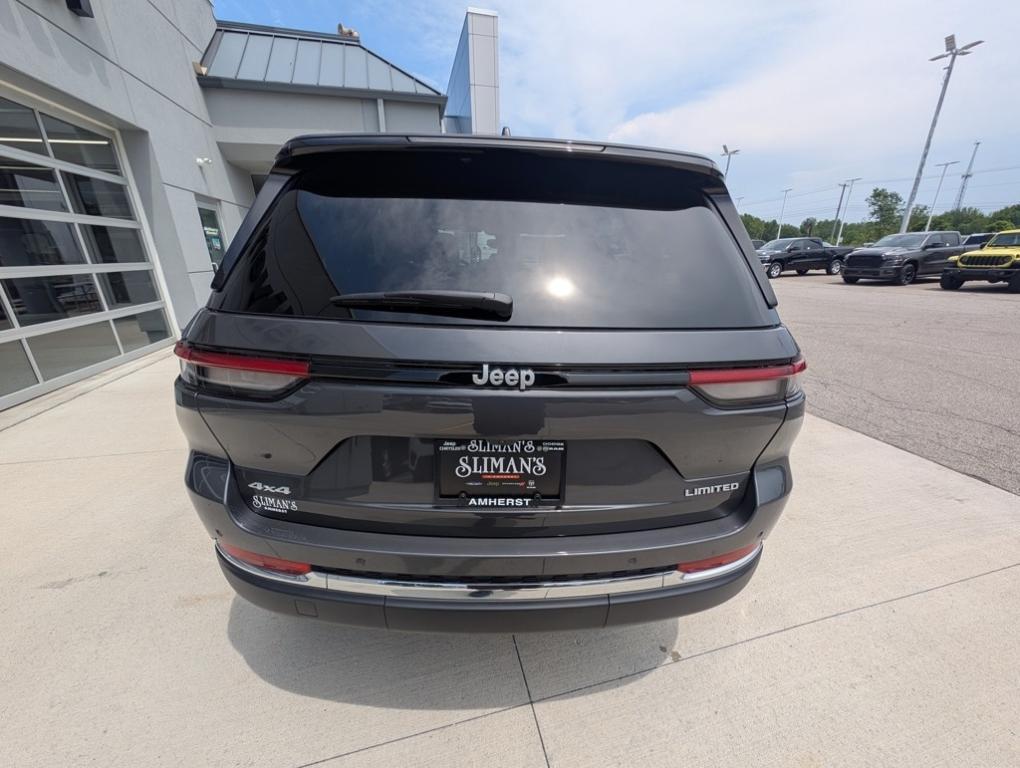 used 2024 Jeep Grand Cherokee car, priced at $40,000