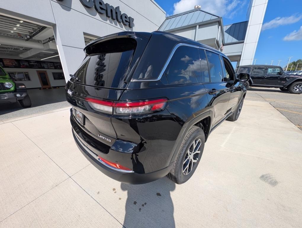 new 2025 Jeep Grand Cherokee car, priced at $45,760