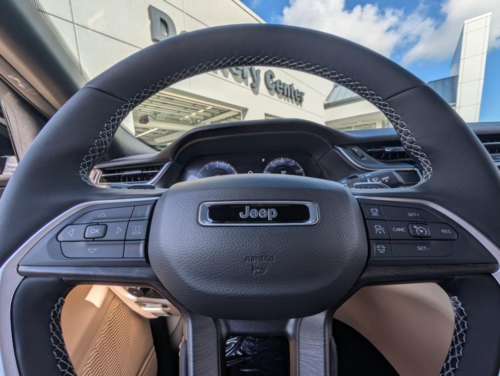 new 2025 Jeep Grand Cherokee car, priced at $47,760
