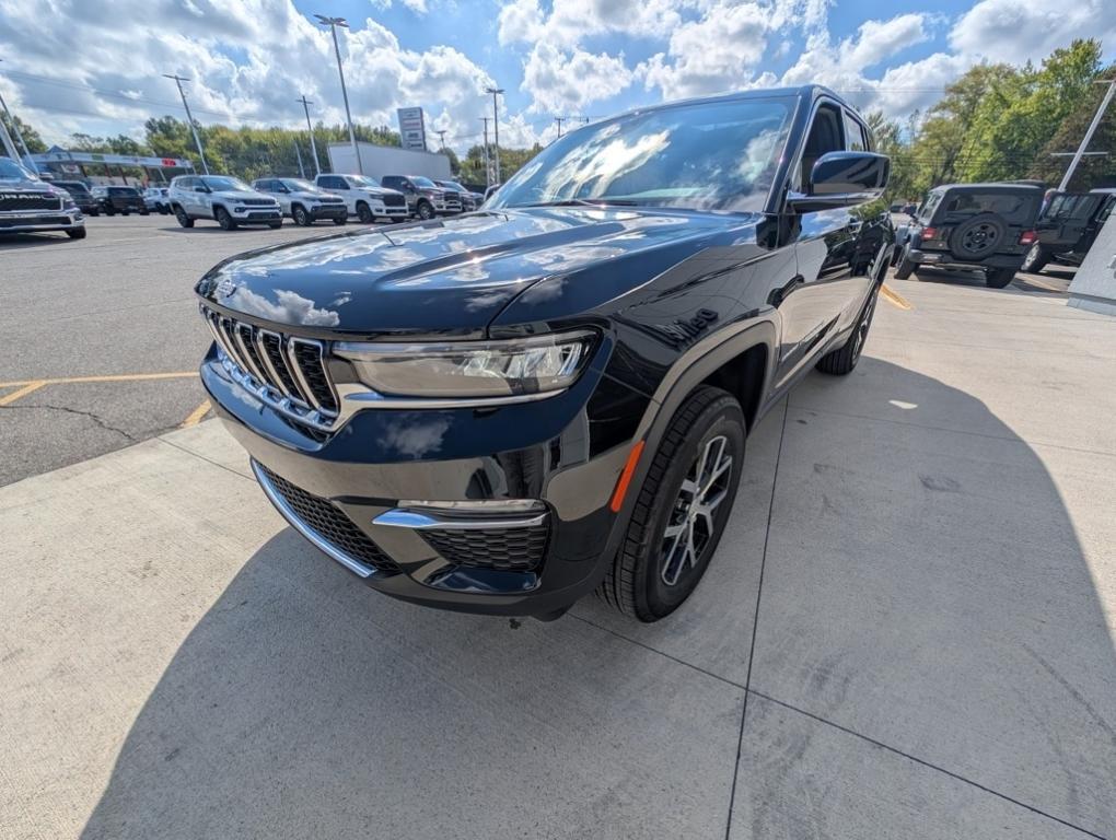 new 2025 Jeep Grand Cherokee car, priced at $45,760