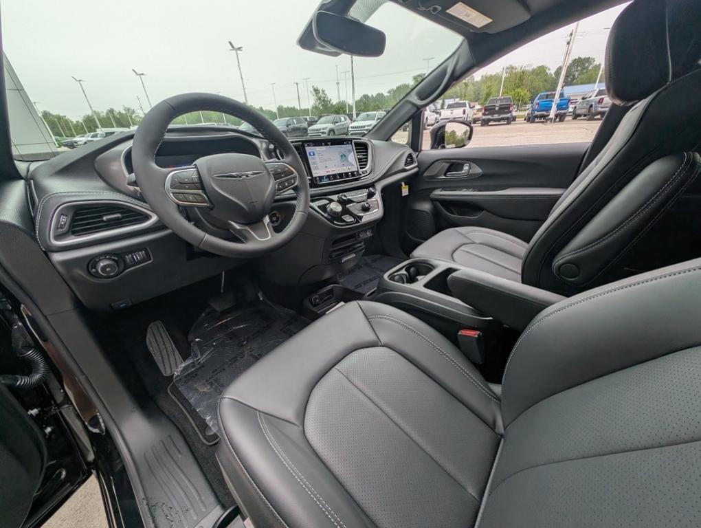 new 2025 Chrysler Pacifica car, priced at $47,188