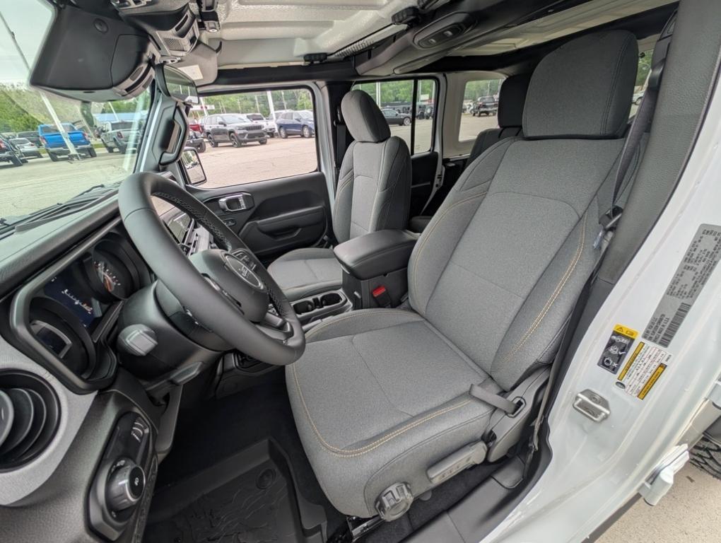 new 2025 Jeep Wrangler car, priced at $47,219