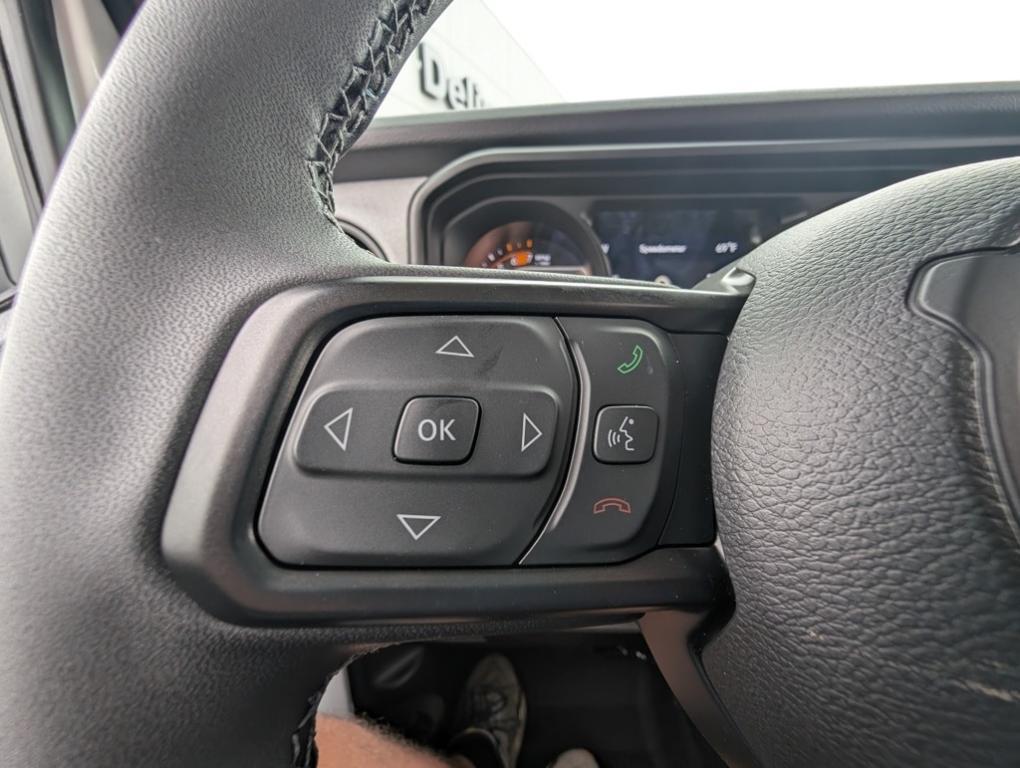 new 2025 Jeep Wrangler car, priced at $47,219