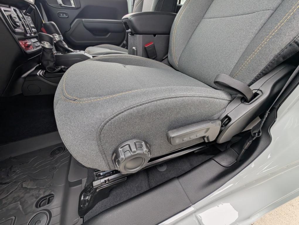 new 2025 Jeep Wrangler car, priced at $47,219