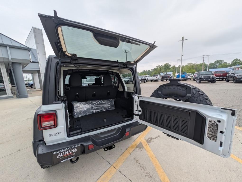 new 2025 Jeep Wrangler car, priced at $47,219