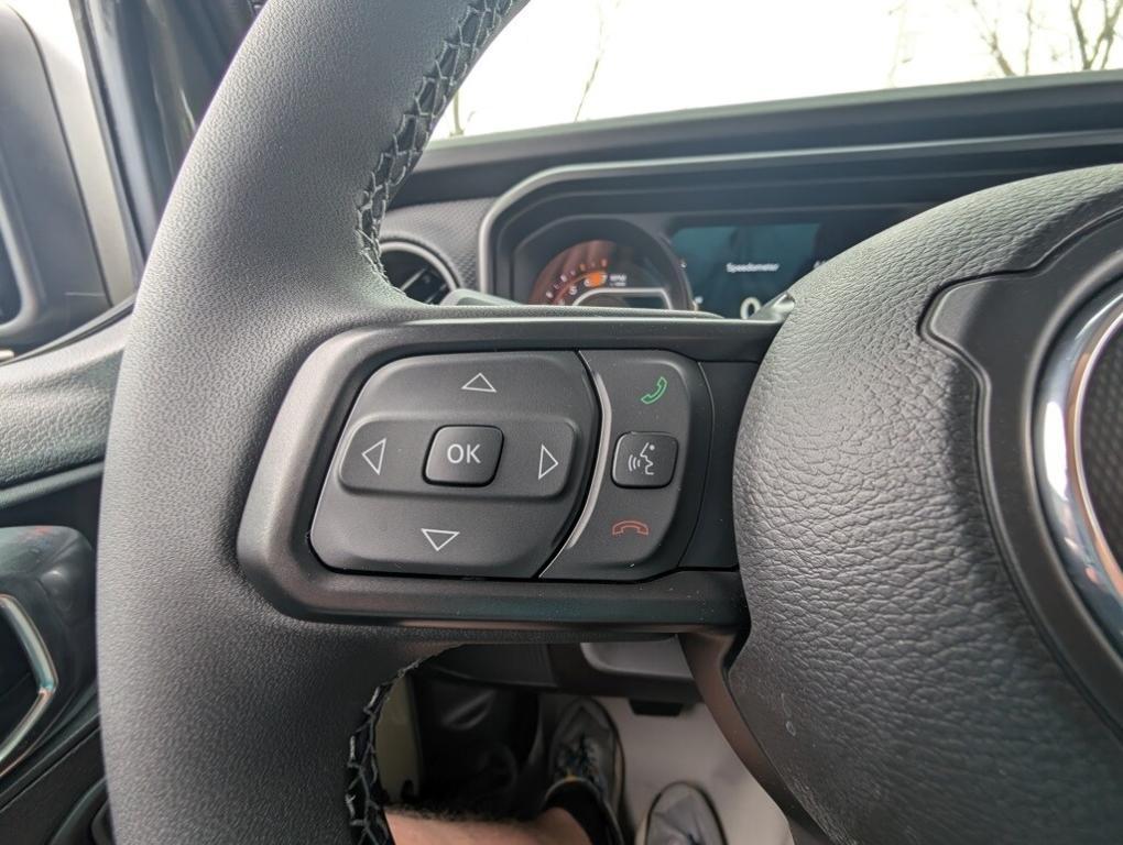 new 2025 Jeep Wrangler car, priced at $53,595