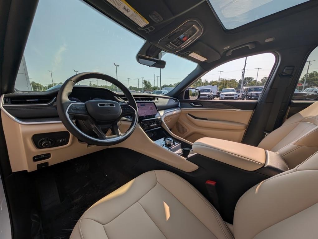 new 2025 Jeep Grand Cherokee L car, priced at $49,015