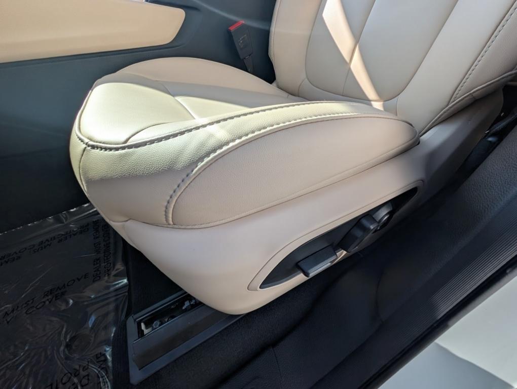 new 2025 Jeep Grand Cherokee L car, priced at $46,943