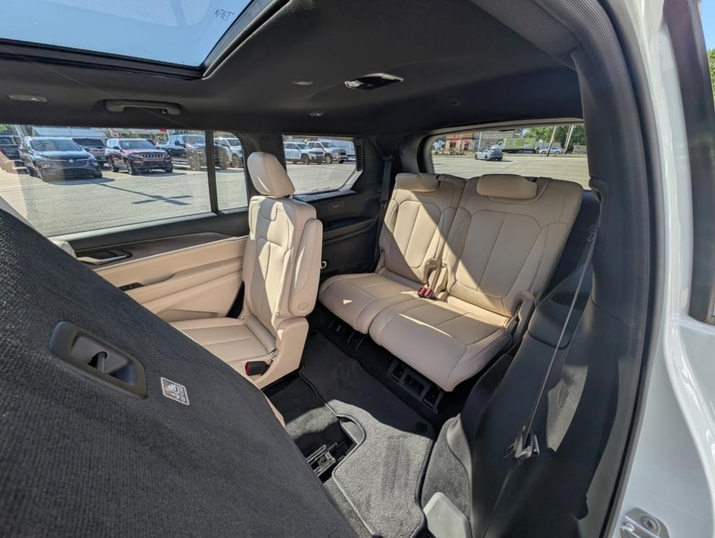 new 2025 Jeep Grand Cherokee L car, priced at $46,943