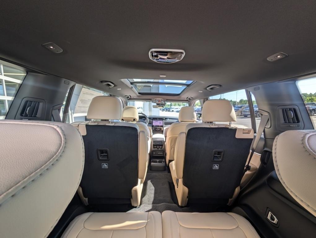 new 2025 Jeep Grand Cherokee L car, priced at $46,943
