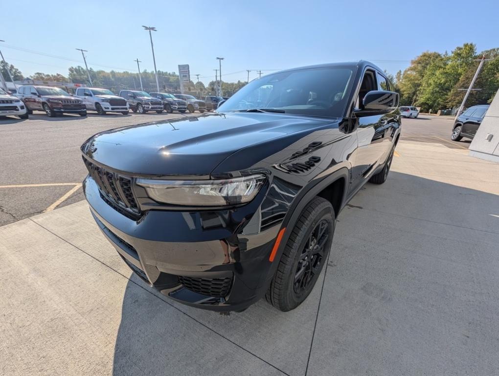 new 2025 Jeep Grand Cherokee L car, priced at $42,230