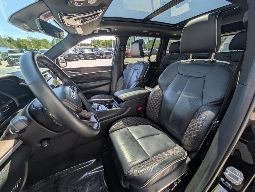 used 2022 Jeep Grand Cherokee car, priced at $38,800