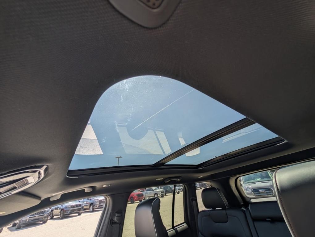 used 2022 Jeep Grand Cherokee car, priced at $38,800