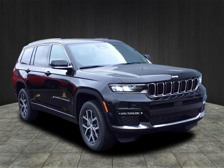 new 2024 Jeep Grand Cherokee L car, priced at $42,795