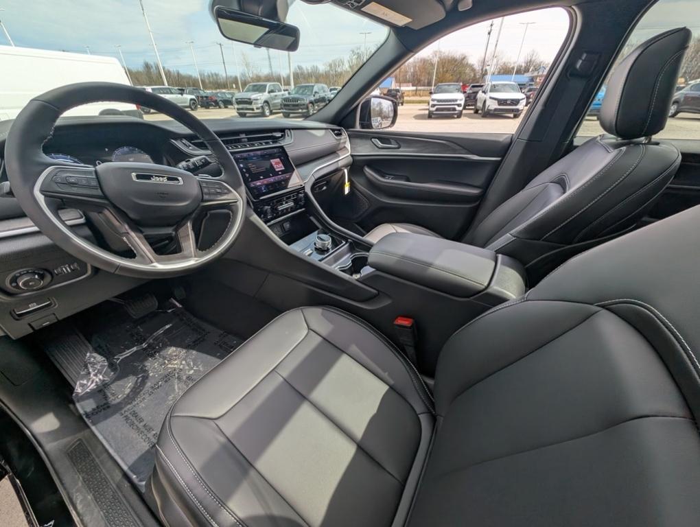 new 2025 Jeep Grand Cherokee car, priced at $46,505