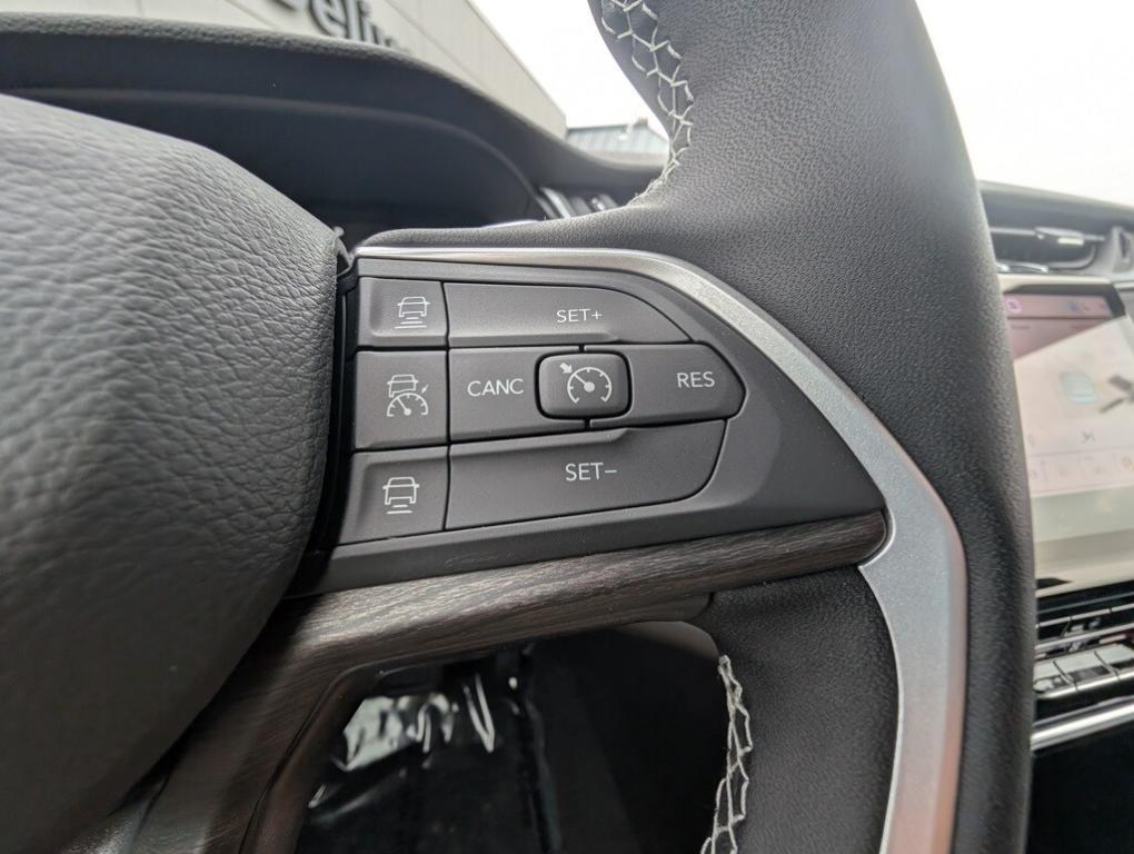 new 2025 Jeep Grand Cherokee car, priced at $49,140