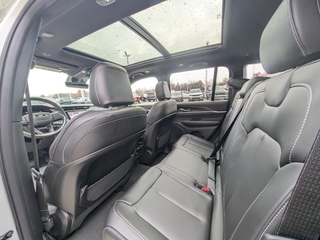 new 2025 Jeep Grand Cherokee car, priced at $49,140