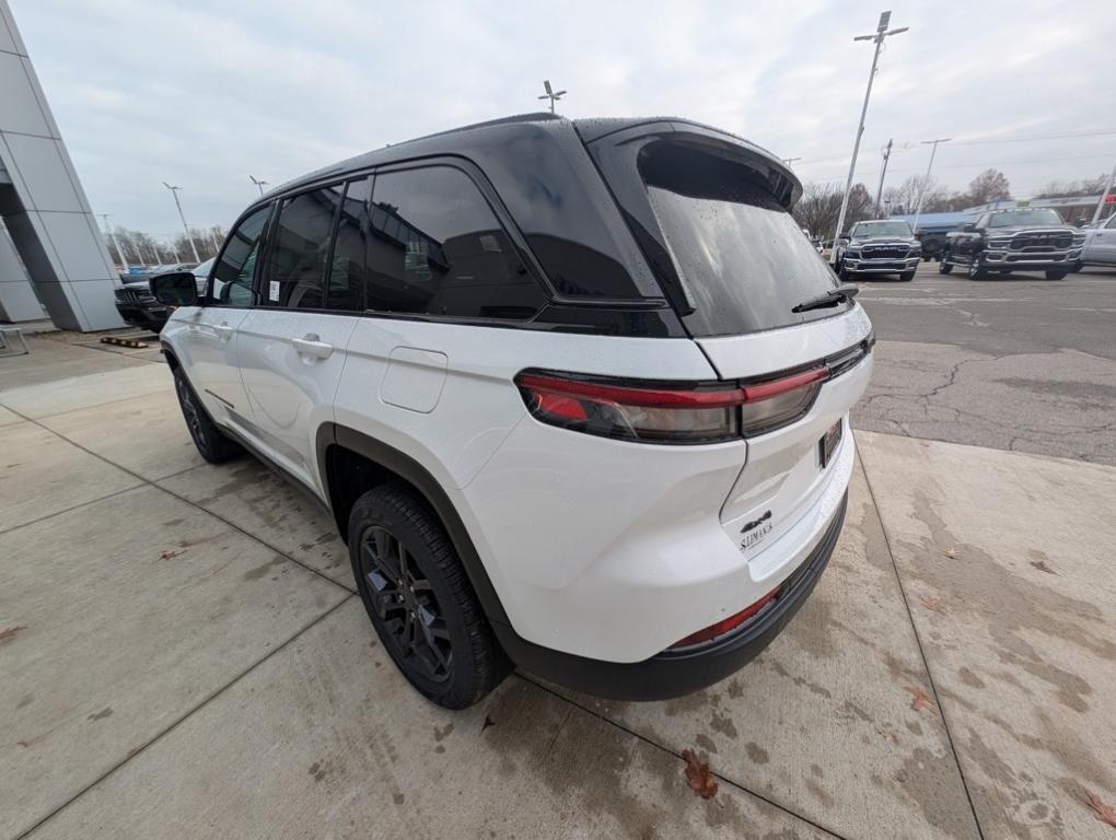 new 2025 Jeep Grand Cherokee car, priced at $49,140