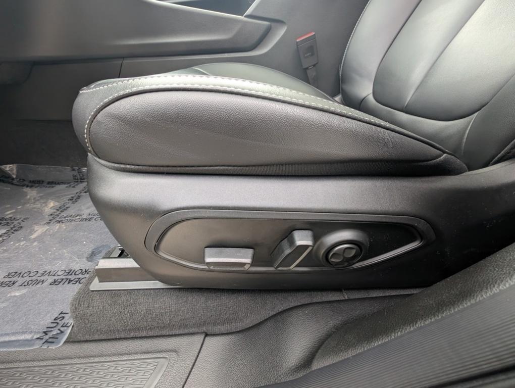 new 2025 Jeep Grand Cherokee car, priced at $49,140