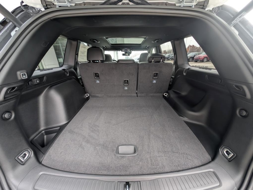 new 2025 Jeep Grand Cherokee car, priced at $49,140