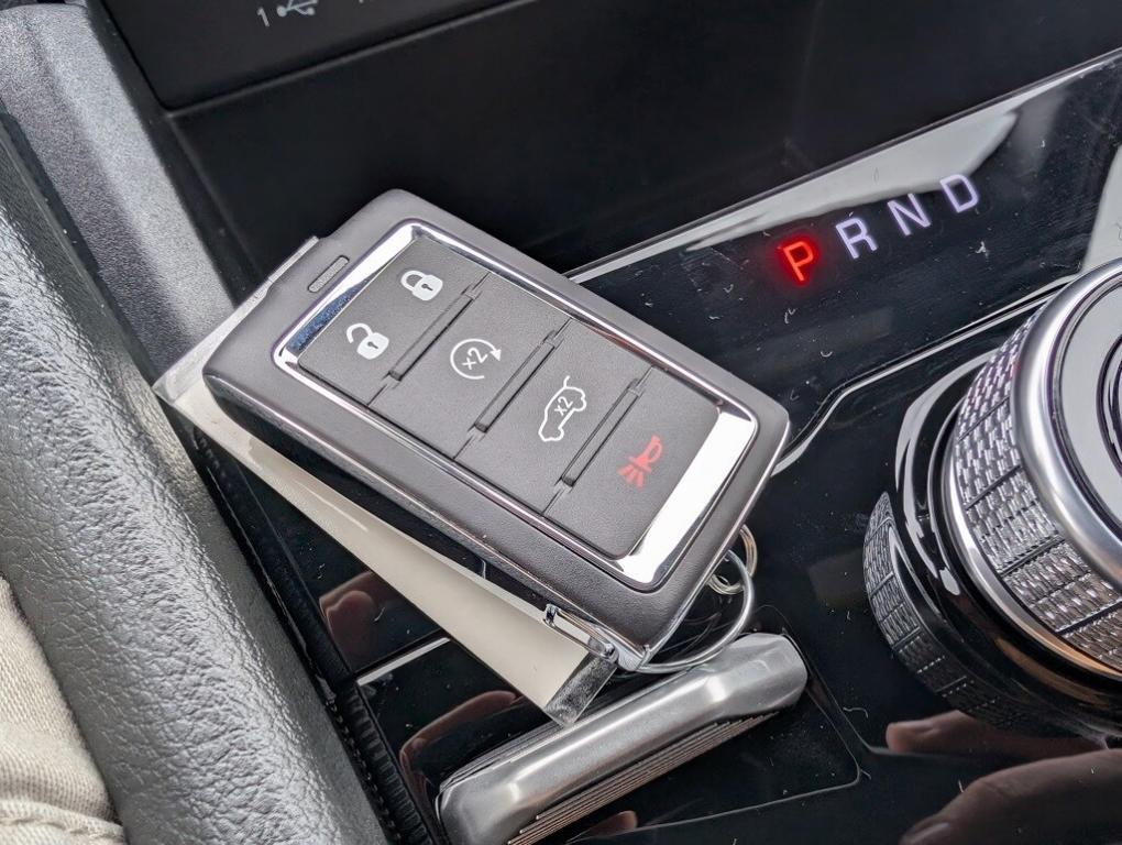 new 2025 Jeep Grand Cherokee car, priced at $49,140