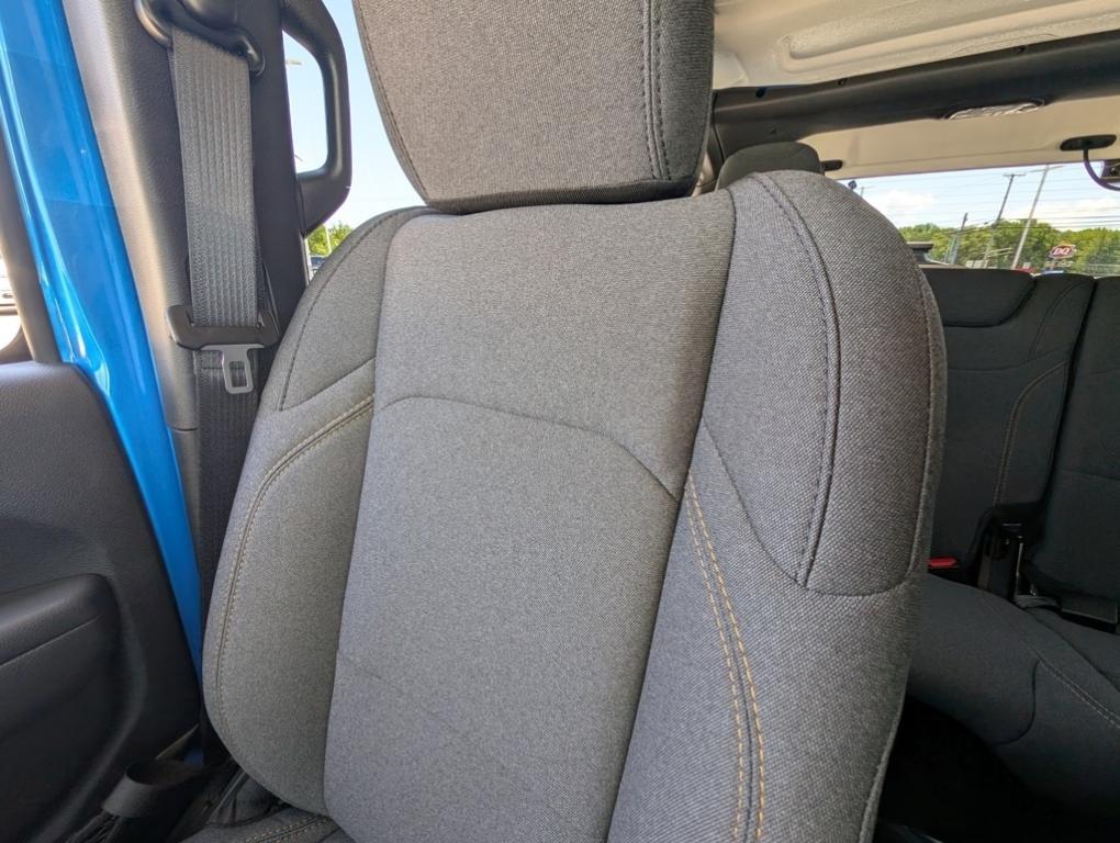 new 2025 Jeep Wrangler car, priced at $47,728