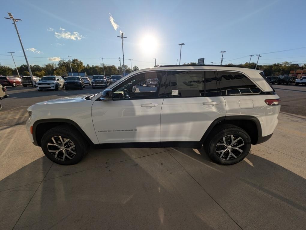 new 2025 Jeep Grand Cherokee car, priced at $47,165
