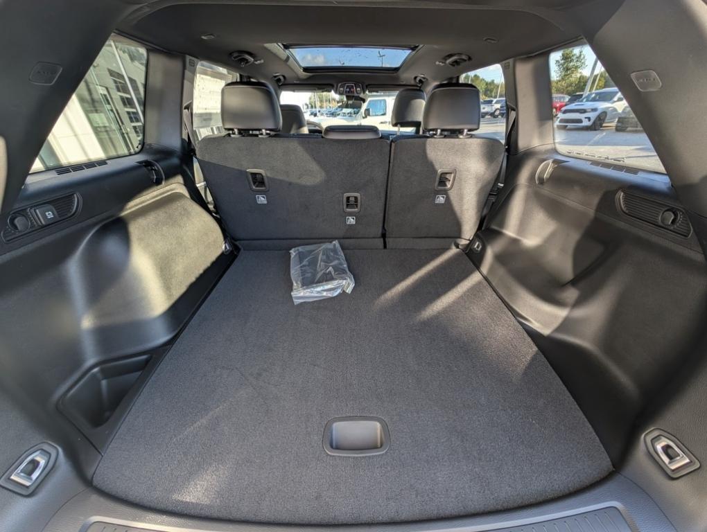 new 2025 Jeep Grand Cherokee car, priced at $47,165