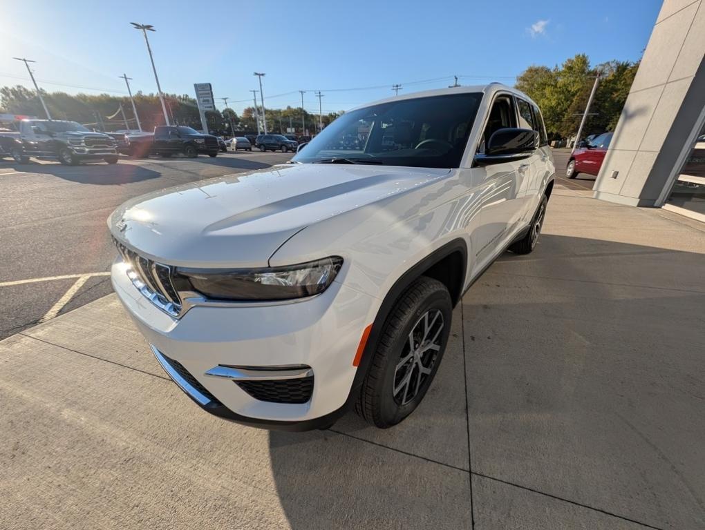 new 2025 Jeep Grand Cherokee car, priced at $47,165
