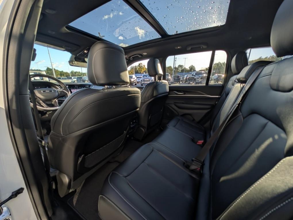 new 2025 Jeep Grand Cherokee car, priced at $47,165