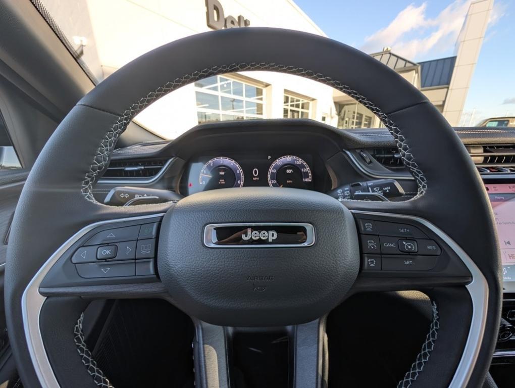new 2025 Jeep Grand Cherokee car, priced at $47,165