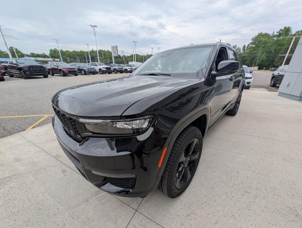 new 2025 Jeep Grand Cherokee L car, priced at $49,783