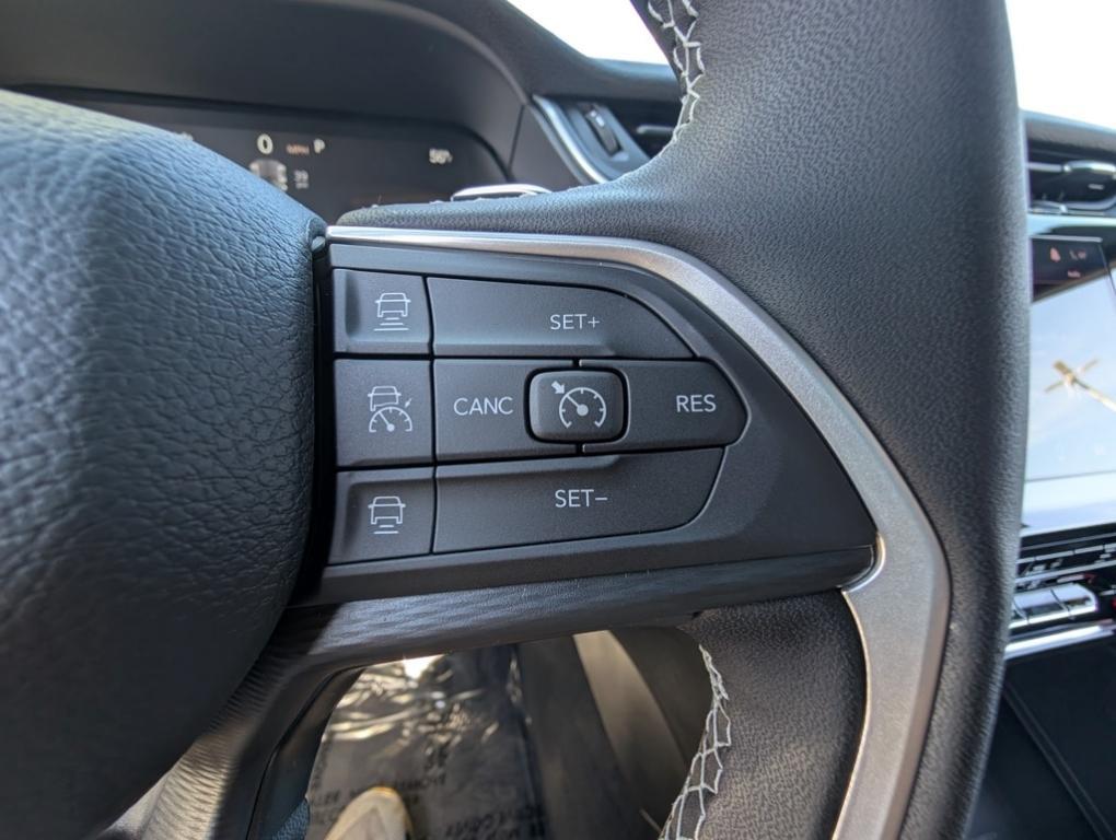 new 2025 Jeep Grand Cherokee car, priced at $43,885