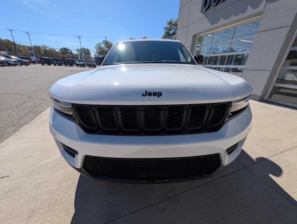new 2025 Jeep Grand Cherokee car, priced at $43,885