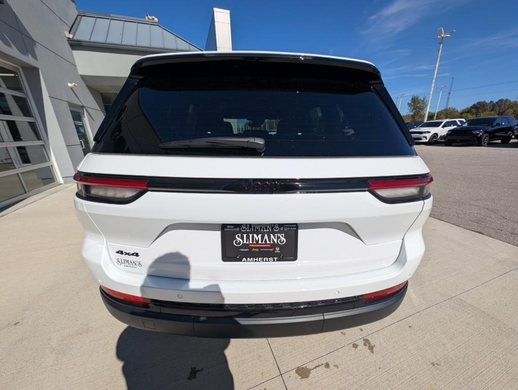 new 2025 Jeep Grand Cherokee car, priced at $43,885