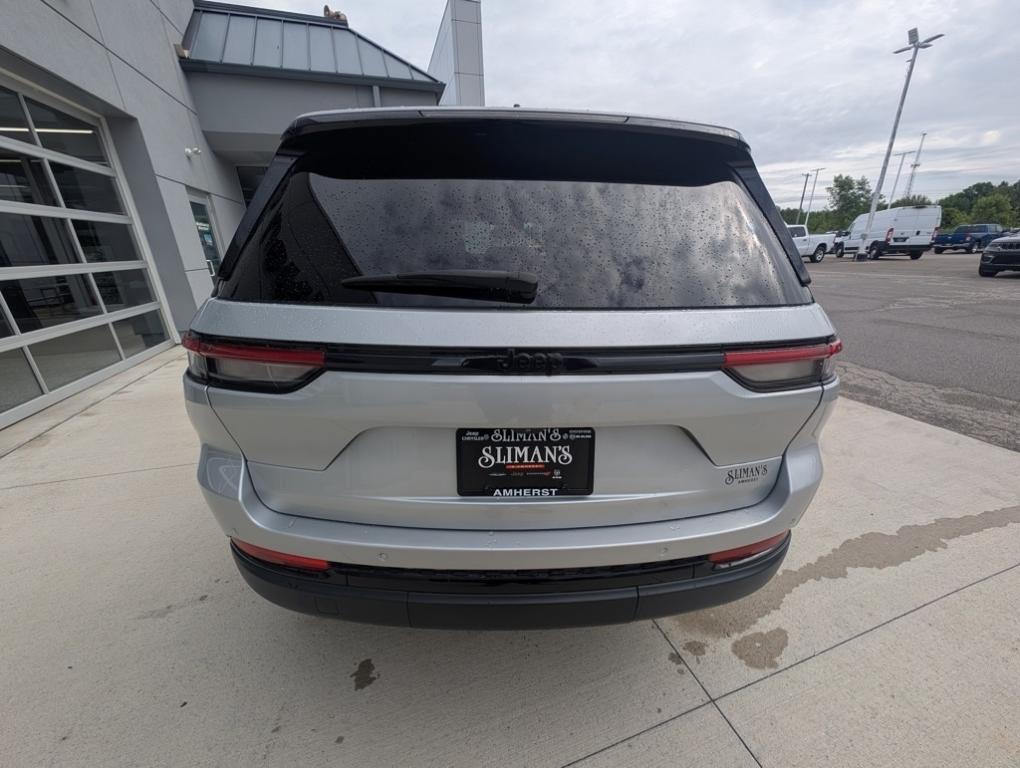 used 2022 Jeep Grand Cherokee car, priced at $32,911