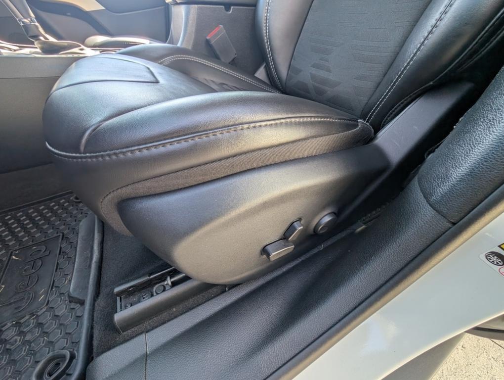 used 2022 Jeep Cherokee car, priced at $25,591